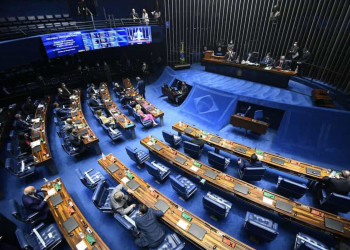 Centrão quer tornar Bolsonaro senador vitalício